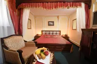 Hotel Leopold I Hotels in 