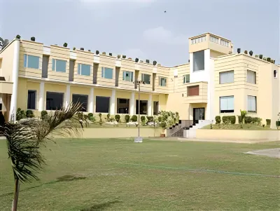 Lavanya Motel Hotéis em 