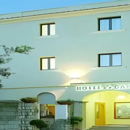 Hotel Capri Отели рядом с достопримечательностью «Улица Корсо-Италия»