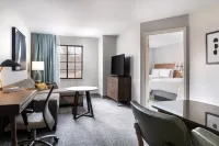Staybridge Suites Akron-Stow-Cuyahoga Falls Hotels in Cuyahoga Falls