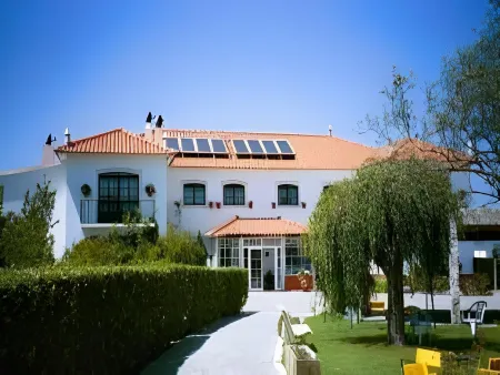 Casa Da Padeira - Turismo Rural Отели в г. Педрейраш