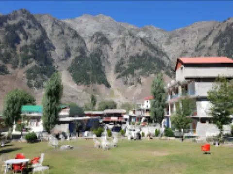 โฮเทล เดมานชิ นารัน