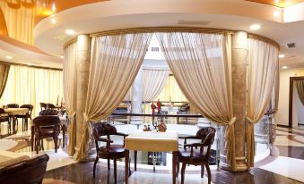 Grand Hall Hotel