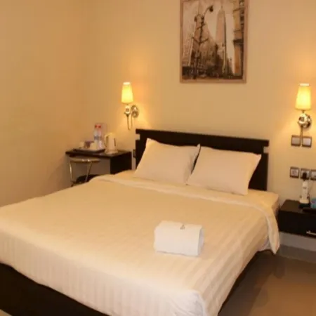 Guardian Family Hotel Отели в г. Соронг