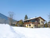 Holiday Flat in Schönau am Königssee Отели рядом с достопримечательностью «Bayerische Seenschifffahrt am Koenigssee»
