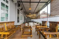 Take Guesthouse 2 Hotels in Jambi