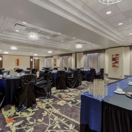 Best Western Premier Denham Inn  Suites