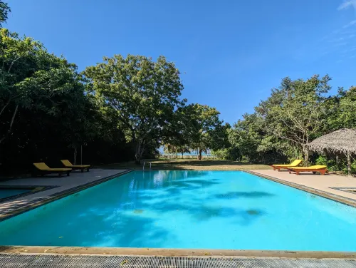 Giman Free Beach Resort Pasikuda