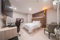 Ilsan Hwajeong June Hotels near West Five Royal Tombs, Goyang (Seooreung)