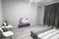 Verse Guest House Hotels in Parit Tokaya