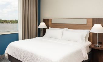 Holiday Inn Express Miami Airport-Blue Lagoon Area, an IHG Hotel