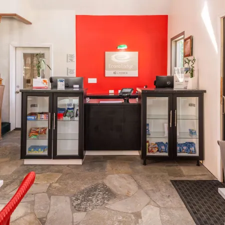 Econo Lodge Inn & Suites Heavenly Village Area