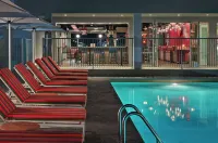 Graduate by Hilton Tempe - 4-Star