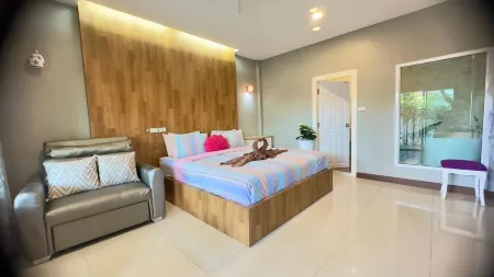 Bee Orchid Pool Villa