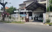 Al Thalib Prapen Syariah Tenggilis Mejoyo 호텔