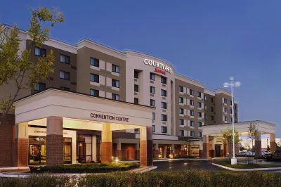 Courtyard Toronto Brampton Hotels near Promontory Woods Park