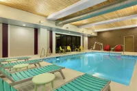 Home2 Suites by Hilton Portland Airport or