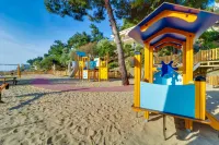 Tosca Beach Hotel فنادق في كافالا