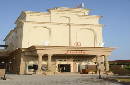 Lords Inn Jamnagar Отели в г. Джамнагар