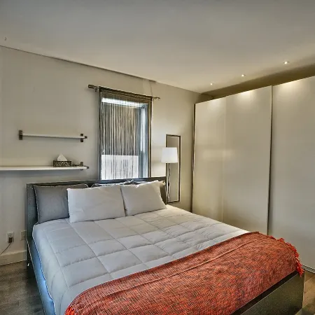 Downtown Sherby - Central, Parking, King Bed, Sleeps 3