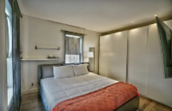 Downtown Sherby - Central, Parking, King Bed, Sleeps 3
