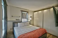 Downtown Sherby - Central, Parking, King Bed, Sleeps 3 Hotel a Sherbrooke