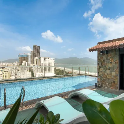 Delicate Hotel Hotels near DANANG BEACH monument