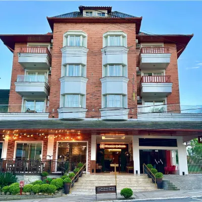 Hotel Glamour da Serra Hotels near Festivals Palace