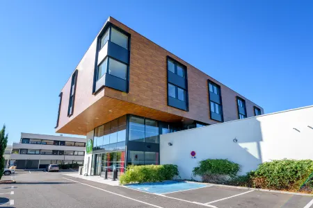 Campanile Toulouse Sud Balma - CITÉ de l'Espace Отели в г. Кен-Фонсегрив
