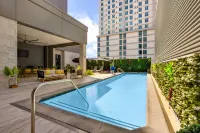 Holiday Inn & Suites NASHVILLE DOWNTOWN - BROADWAY by IHG - Pools