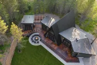 Lazy River Glamp-house by Avantstay Newly Built, Luxe Indoor-outdoor Living