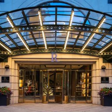 Renaissance Philadelphia Downtown Hotel Отели рядом с достопримечательностью «Зал Независимости»