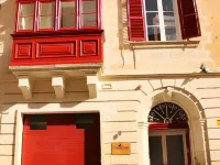 Two Pillows Boutique Hostel