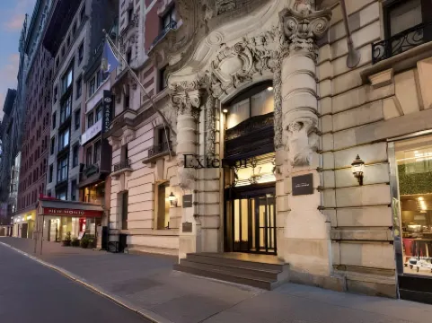 The Fifth Avenue Hotel Отели рядом со станцией Пенсильванский вокзал
