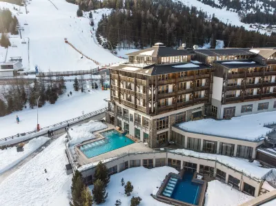 Falkensteiner Aktiv & Familienhotel Cristallo Các khách sạn ở Sankt Michael im Lungau