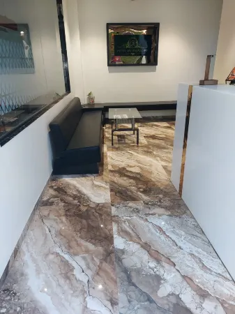 Hotel Jay Palace Inn