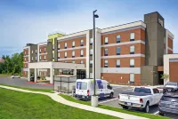 Home2 Suites by Hilton Dallas DeSoto فنادق في DeSoto