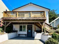 Sundog Cottage - Clean & Cozy - EV - Walk to Food & Beach - Fenced Yard for Dog Hotels in Dillon Beach
