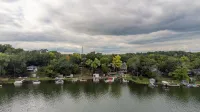 Waterfront Adventure & Relaxation: Kayaks, Sup, and Hot Tub on Site