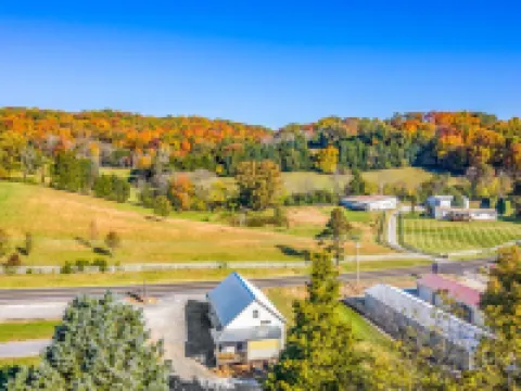 Loft at the Country Store! Unique Southern Stay! 1bed, 1bath Hotels in Grainger County