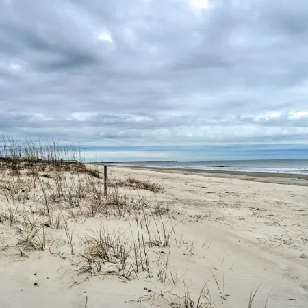 Bright and Beachy Oceanfront Condo - Linens included!