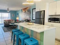 Margaritaville Themed Condo, King Bed Suite, Waterfront + Pool, Near Downtown