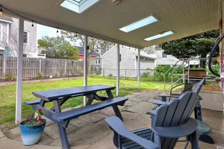 BREATHTAKING BUNGALOW-HOME AWAY FROM HOME