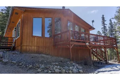 Mountain Base Camp, 2 Bedroom, Wood Stove Amazing Views, Middle of Everything Hotels near Alma Fire House & Mining Museum