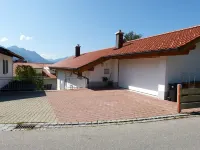Apartment Hipp No. 1 - 84m² on the ground floor with terrace and mountain view in a top location Hotels in Halblech
