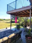 Charming cottage in Cypress with lake view ,WiFi, AC and relaxing outdoor patio.