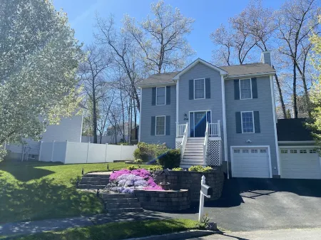 Home away from home-7 mins from Downtown Отели рядом с достопримечательностью «Sky Zone Trampoline Park»