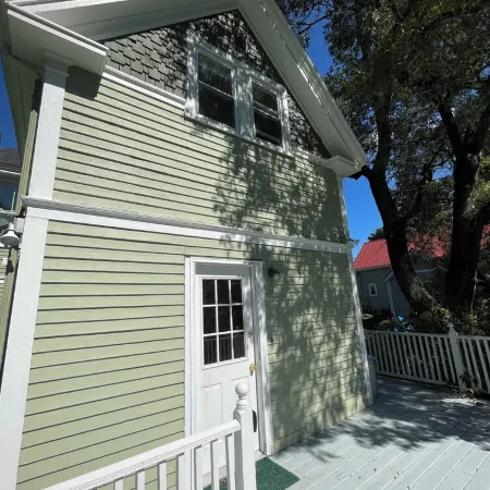 Private 1st Floor Studio in Victorian Home - Steps to LL Bean, Downtown Freeport