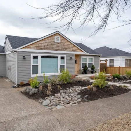 University Area Bungalow - The Moxie Harris House