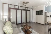 Relaxing and Cozy beach front apartment with pool